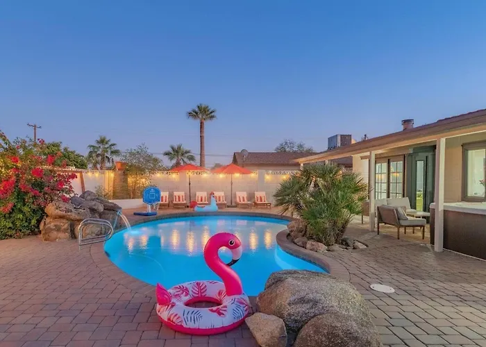 Ella's Oasis •heated Pool •hot Tub • Near Old Town Holiday home
