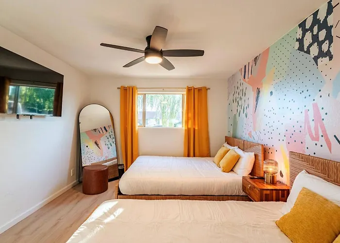 Ella's Oasis •heated Pool •hot Tub • Near Old Town Holiday home *