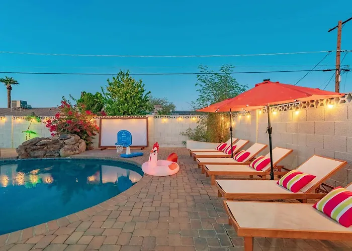 Ella's Oasis •heated Pool •hot Tub • Near Old Town Holiday home *
