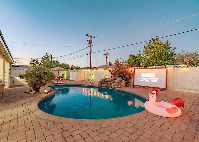 Ella's Oasis •heated Pool •hot Tub • Near Old Town Holiday home *