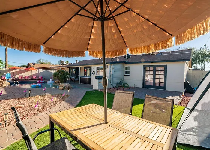 Holiday home Ella's Oasis •heated Pool •hot Tub • Near Old Town