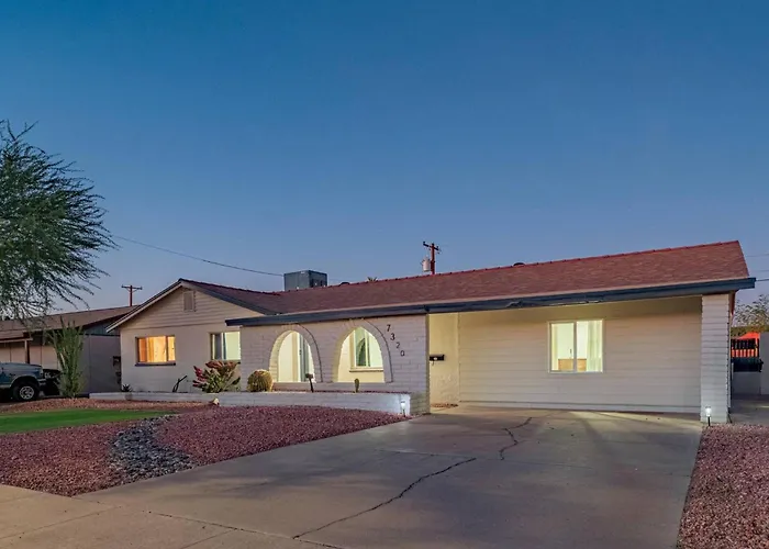Holiday home Ella's Oasis •heated Pool •hot Tub • Near Old Town *