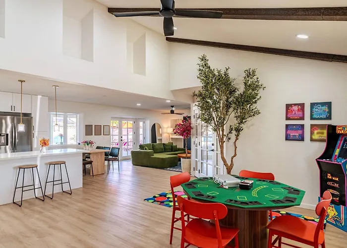 Ella's Oasis •heated Pool •hot Tub • Near Old Town *