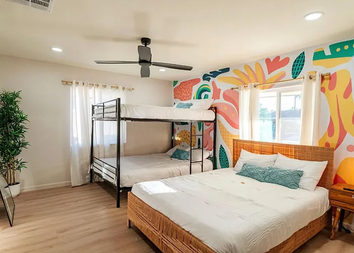 Holiday home Ella's Oasis •heated Pool •hot Tub • Near Old Town *