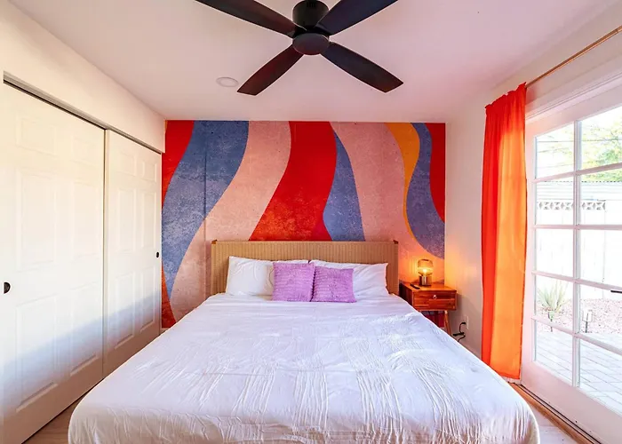 Holiday home Ella's Oasis •heated Pool •hot Tub • Near Old Town *