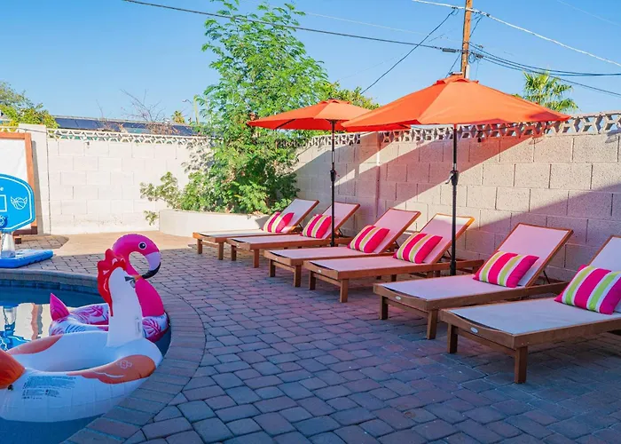 Holiday home Ella's Oasis •heated Pool •hot Tub • Near Old Town *