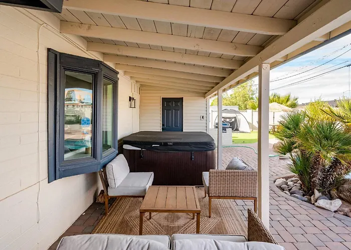 Holiday home Ella's Oasis •heated Pool •hot Tub • Near Old Town Scottsdale