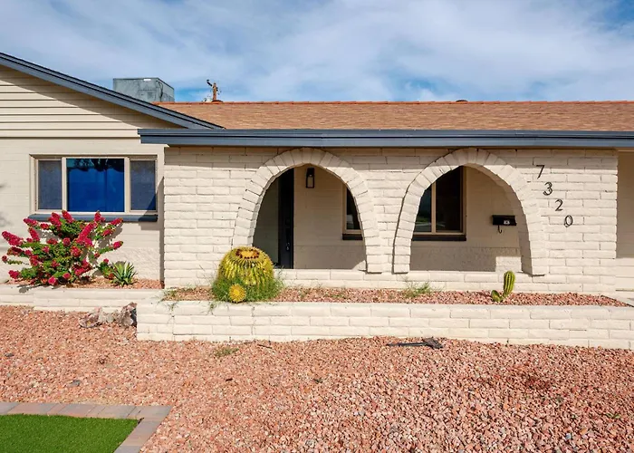 Ella's Oasis •heated Pool •hot Tub • Near Old Town Holiday home